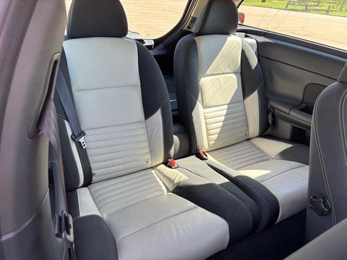 Used 2011 Volvo C30 T5 R-Design image 9