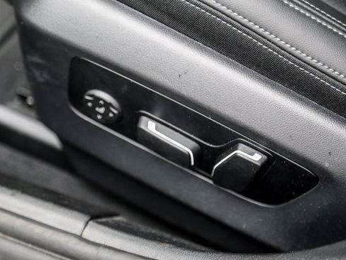 Used 2025 BMW i5 xDrive40 w/ Premium Package image 18