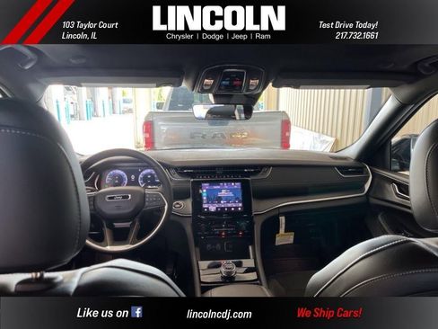 New 2025 Jeep Grand Cherokee Altitude image 24