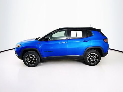 Used 2025 Jeep Compass Trailhawk w/ Trailhawk Elite Group image 7