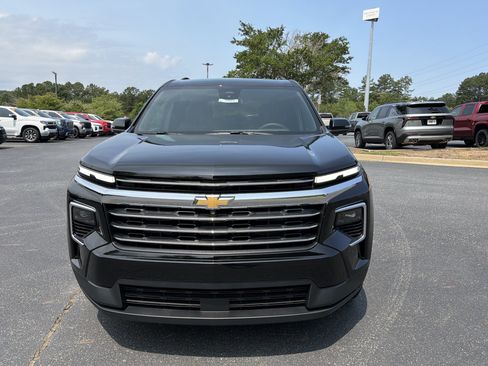 New 2026 Chevrolet Traverse LT w/ LPO, Cargo Package FWD image 2