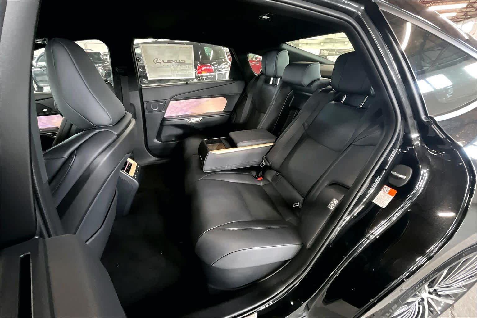 New 2026 Lexus ES 350e w/ Executive Package FWD image 10