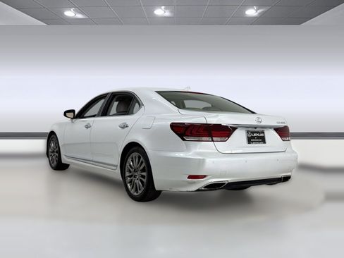 Used 2017 Lexus LS 460 L w/ Ultra Luxury Package RWD image 3