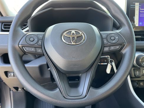 New 2025 Toyota RAV4 LE image 5