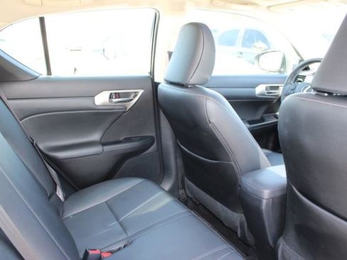 Used 2017 Lexus CT 200h FWD image 7