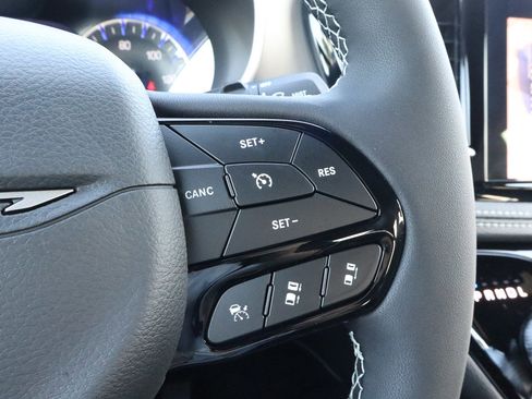 New 2027 Chrysler Pacifica Limited AWD/4WD image 31