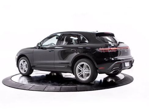 Certified 2026 Porsche Macan AWD/4WD image 3