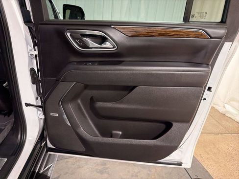 Certified 2023 Chevrolet Suburban Premier image 18