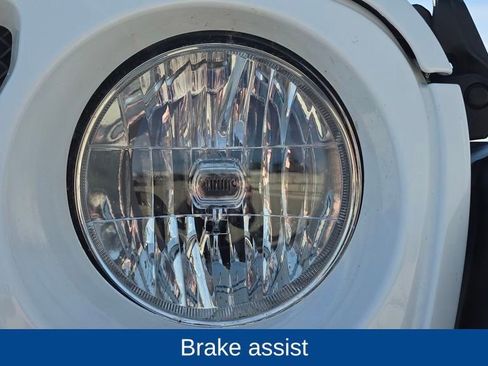 Used 2023 Jeep Wrangler Sport image 10