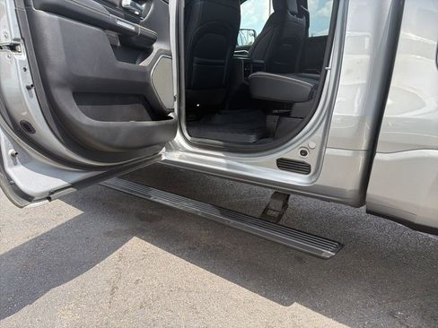 Used 2023 RAM 1500 Laramie AWD/4WD image 9