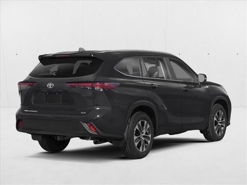 New 2026 Toyota Highlander XLE AWD/4WD image 2