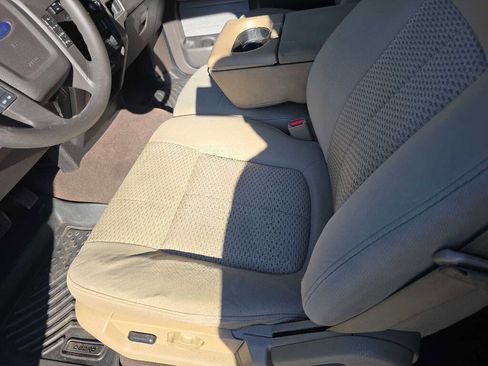 Used 2010 Ford F150 XLT image 11