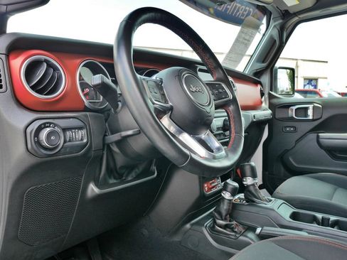 Used 2022 Jeep Wrangler Unlimited Rubicon w/ Cold Weather Group AWD/4WD image 21