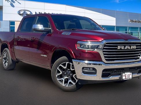 Used 2025 RAM 1500 Laramie AWD/4WD image 12