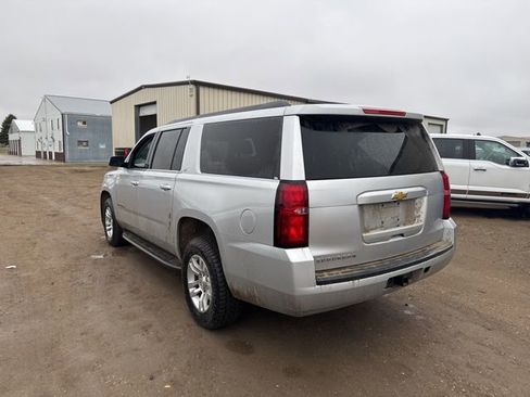 Used 2020 Chevrolet Suburban LT image 4