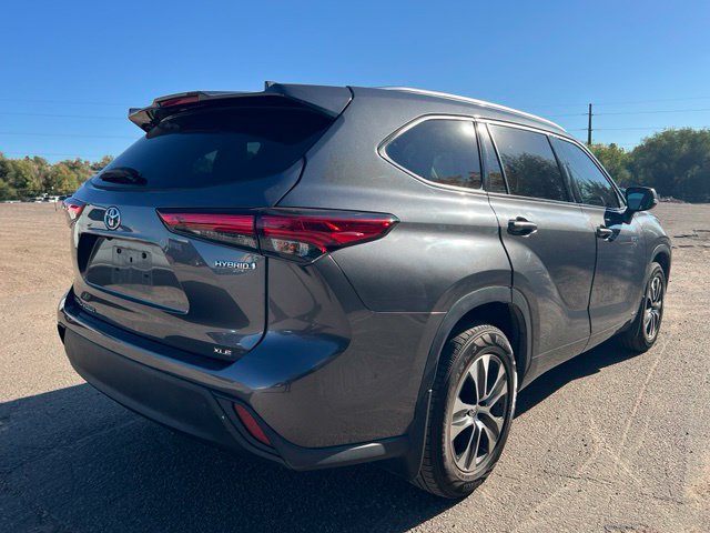 Used 2021 Toyota Highlander XLE AWD/4WD image 5