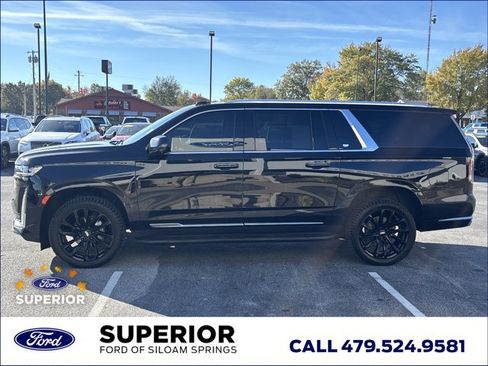 Used 2022 Cadillac Escalade ESV Luxury w/ LPO, Illumination Package image 12