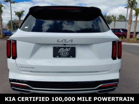 Certified 2023 Kia Sorento S image 6