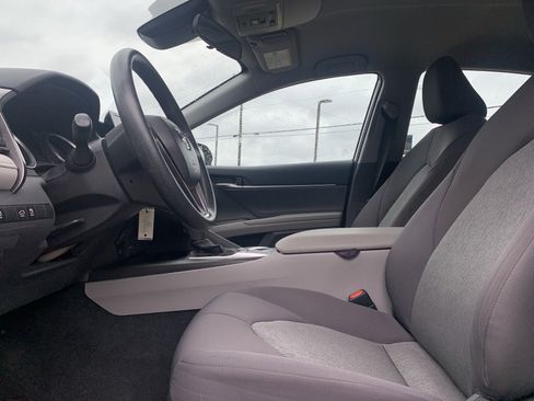 Used 2022 Toyota Camry LE image 16