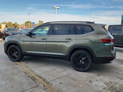 New 2026 Volkswagen Atlas SE image 4