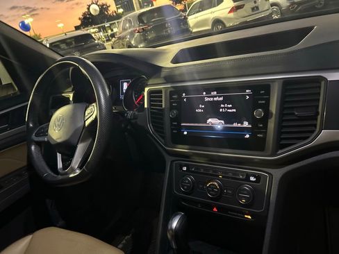 Used 2021 Volkswagen Atlas Cross Sport SE w/ Panoramic Sunroof Package image 32