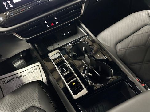 Used 2025 Volkswagen Atlas Cross Sport SE image 41