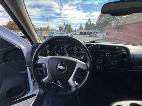 Used 2010 Chevrolet Silverado 1500 LT image 6