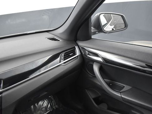 Used 2017 BMW X1 xDrive28i image 16