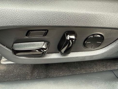 Used 2025 Lexus RX 450h AWD w/ Luxury Package image 21