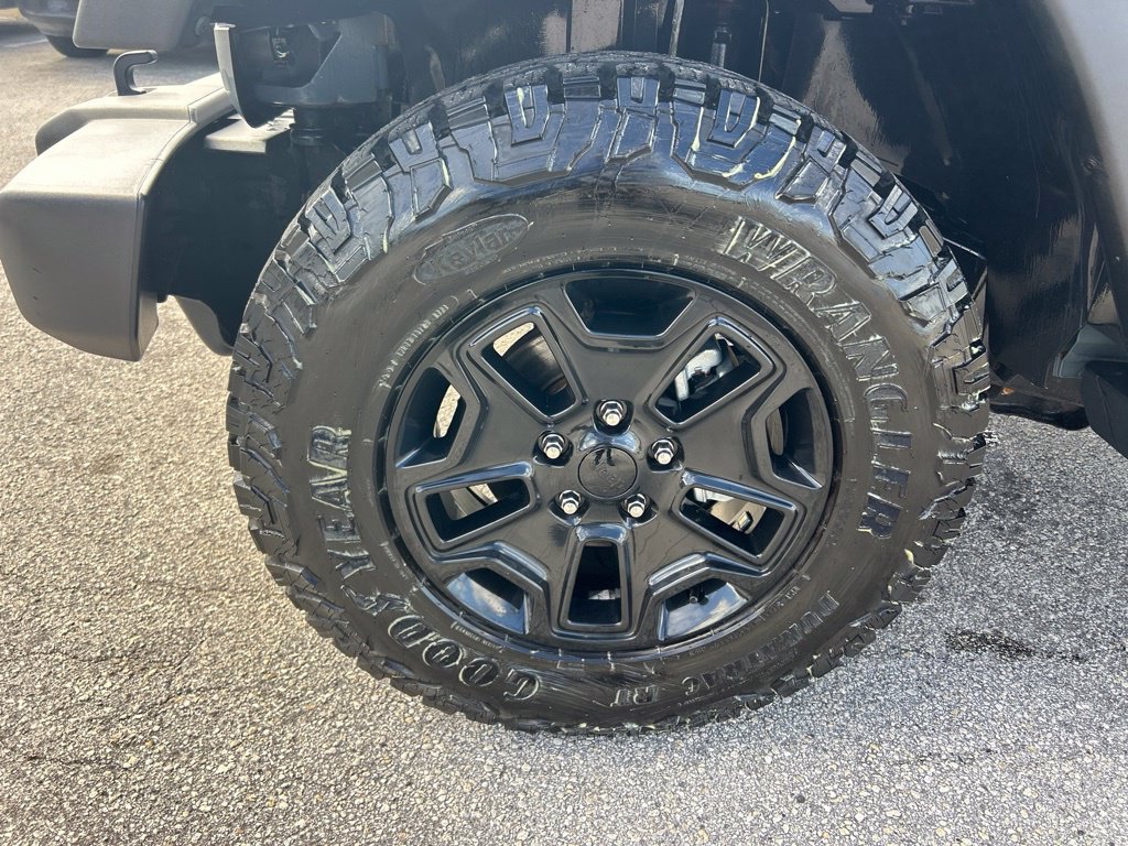 Used 2015 Jeep Wrangler Sport w/ Quick Order Package 23S AWD/4WD image 18