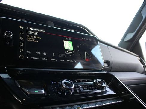 Used 2024 GMC Sierra 2500 AT4 w/ AT4 Premium Plus Package image 17