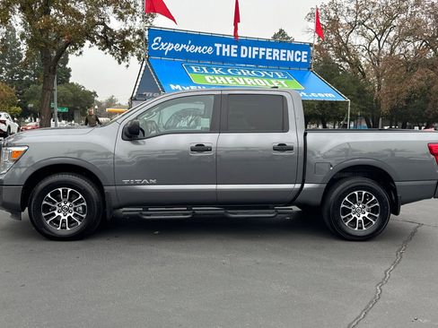 Used 2022 Nissan Titan SV w/ Accessory Utility Package image 6