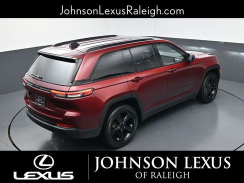 Used 2022 Jeep Grand Cherokee Altitude image 27