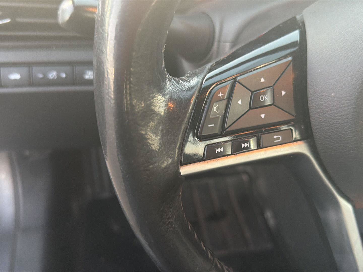 Used 2023 Nissan Altima 2.5 SV w/ SV Premium Package AWD/4WD image 17