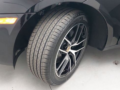 New 2026 Porsche Macan image 35