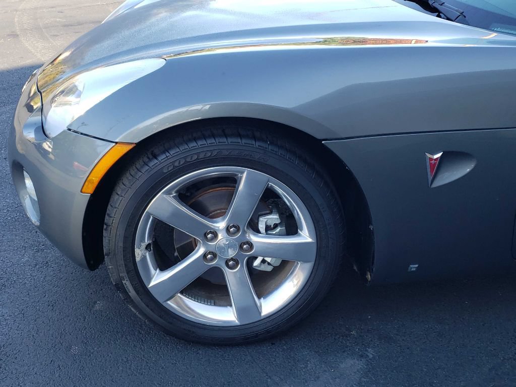 Used 2006 Pontiac Solstice Convertible w/ Premium Package RWD image 36