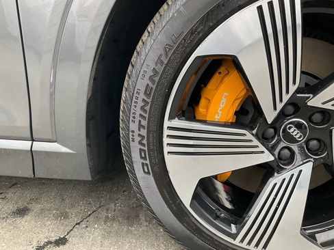 Used 2019 Audi e-tron Prestige w/ Prestige Package image 75