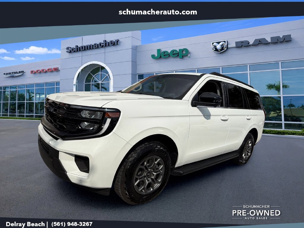 Used 2025 Ford Expedition Active RWD image 3
