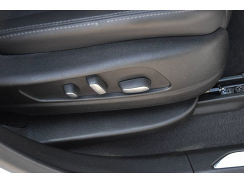 Used 2025 Cadillac XT5 Premium Luxury FWD image 32