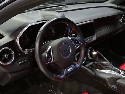 Used 2016 Chevrolet Camaro SS RWD image 21