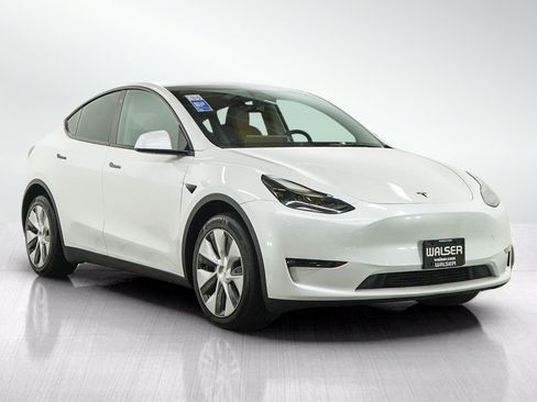 Used 2023 Tesla Model Y Long Range AWD/4WD image 7