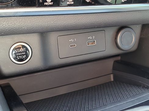 Used 2023 Nissan Rogue SV FWD image 25