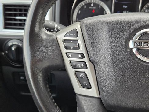 Used 2017 Nissan Titan SV image 21