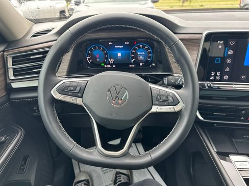 Certified 2024 Volkswagen Atlas SEL AWD/4WD image 52