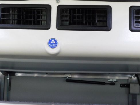 Used 2017 Ford F550 2WD Regular Cab Super Duty w/ XL Value Package image 30