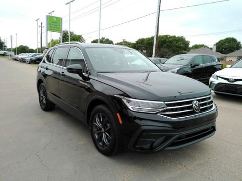 Used 2023 Volkswagen Tiguan SE FWD image 4