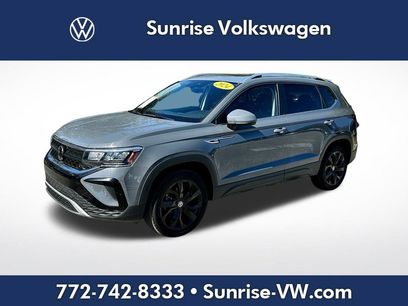 Certified 2024 Volkswagen Taos SE w/ Panoramic Sunroof Package