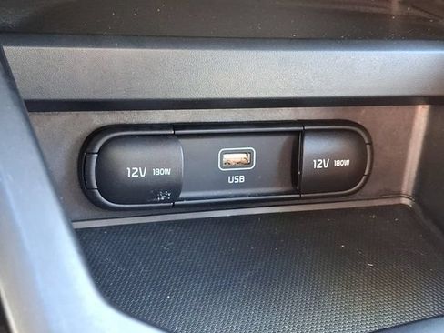 Used 2023 Kia Soul LX w/ LX Technology Package FWD image 24