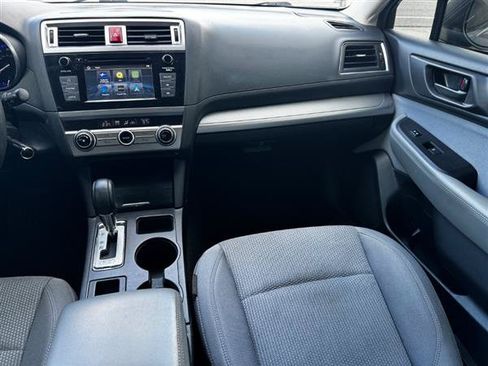 Used 2019 Subaru Outback 2.5i AWD/4WD image 12