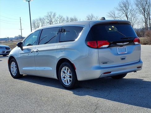 Used 2024 Chrysler Voyager LX image 30